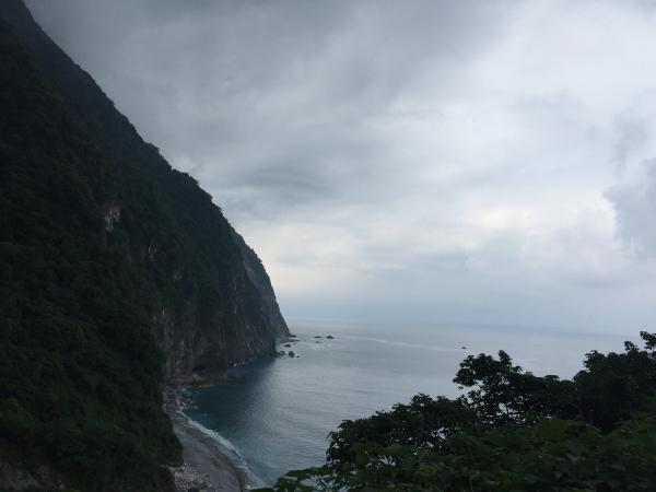 海崖与雾